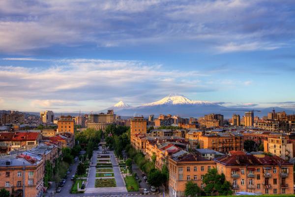 برترین زمان سفر به ایروان؛ یادبود معماری دوران شوروی در ارمنستان